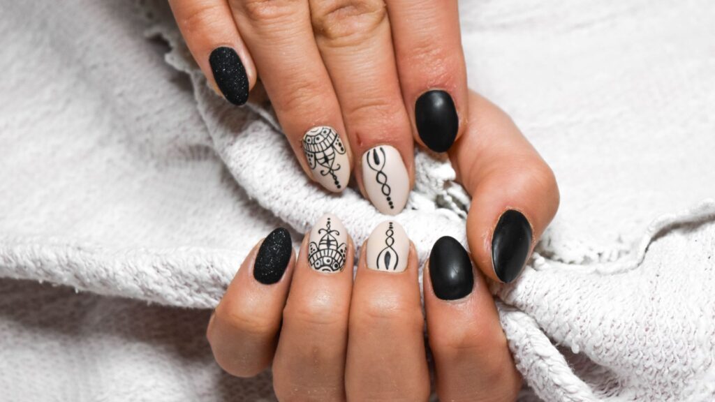 Graffiti + Street Style Nails